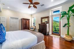 Lissette Manor