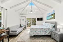 Isla Vista Estate - Studio
