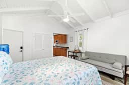 Isla Vista Estate - Studio