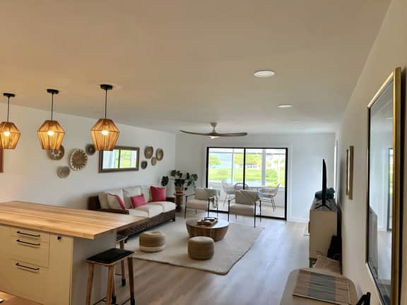 Crystal Cove B16