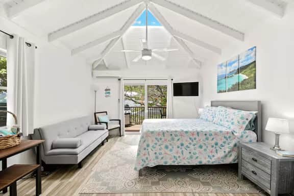 Isla Vista Estate - Studio